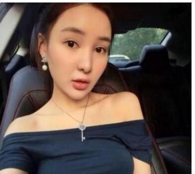 网红的鼻祖，18岁开玛莎拉蒂豪车无数！如今蹲着吃饭却无人问津