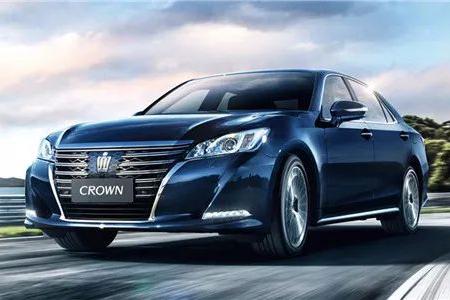 不到30万，三款2.0T合资高端车，比丐版BBA更有面子