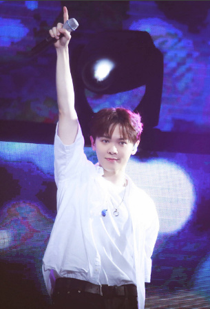 NINE PERCENT演唱会出现身体状况,尤长靖嗓