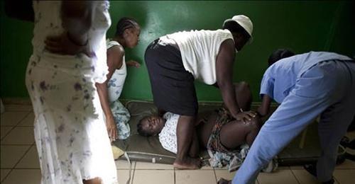 印度女人生孩子像杀猪,画面太惨不忍心看!