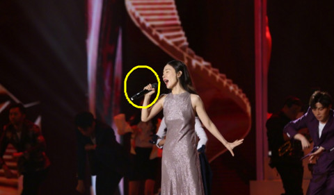 霍思燕怕忘词把小抄写手上,结果却被网友一眼识破!