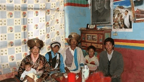 妻子轮流与各丈夫过夜: 揭秘世界各地一妻多夫制家庭的真实生活!