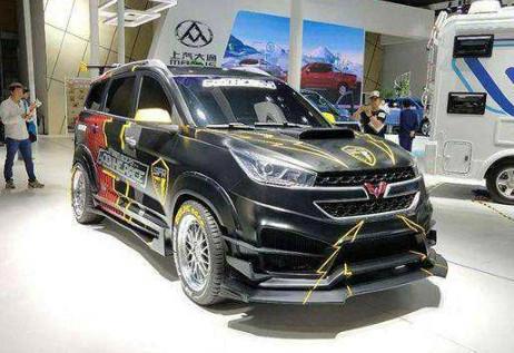 这才是五菱的最美形态，网友说，这车比法拉利帅多