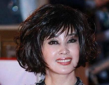 刘晓庆1955年出生于重庆涪陵,今年已经63岁