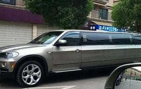 宝马X55见过没？车身8米多长，中国仅此一辆，车牌也很豪