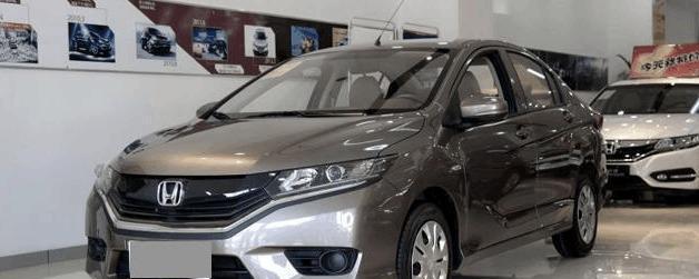 用自己的双手买的第一辆车, 别人还指指点点