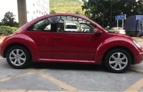 朋友花10万买甲壳虫，看着这车的外观，越来越觉得朋友太娘了