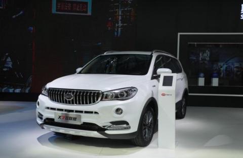 旅行和世界杯两不误 这台车有点与“粽”不同