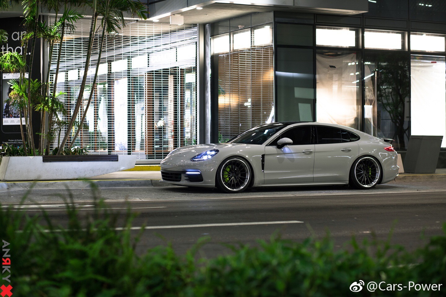 水泥灰-保时捷新帕拉梅拉