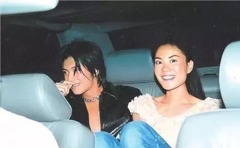 贾斯丁比伯跟赛琳娜要结婚了？原来这些明星分手后都复合了