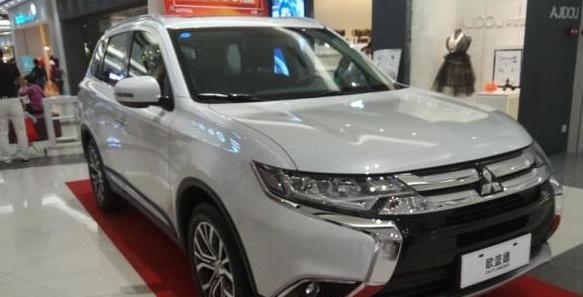 快要倒闭的三菱却被这款车救活了，月销9000辆，16万买它绝对划算