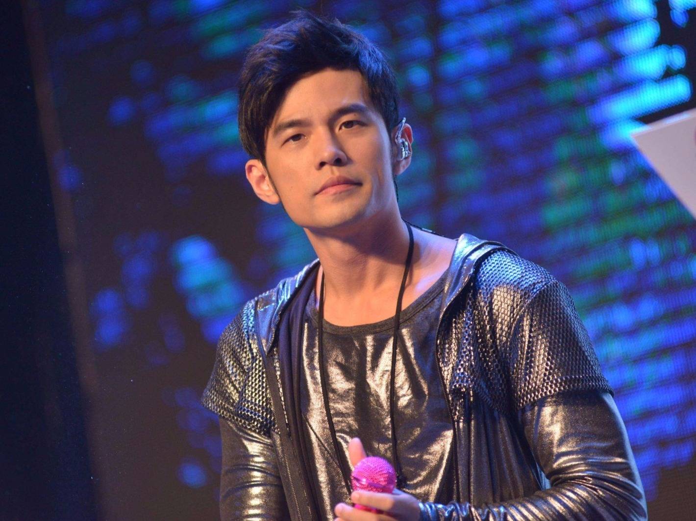 周杰伦土味歌词被吐槽，网友请求方文山“救救孩子吧”!