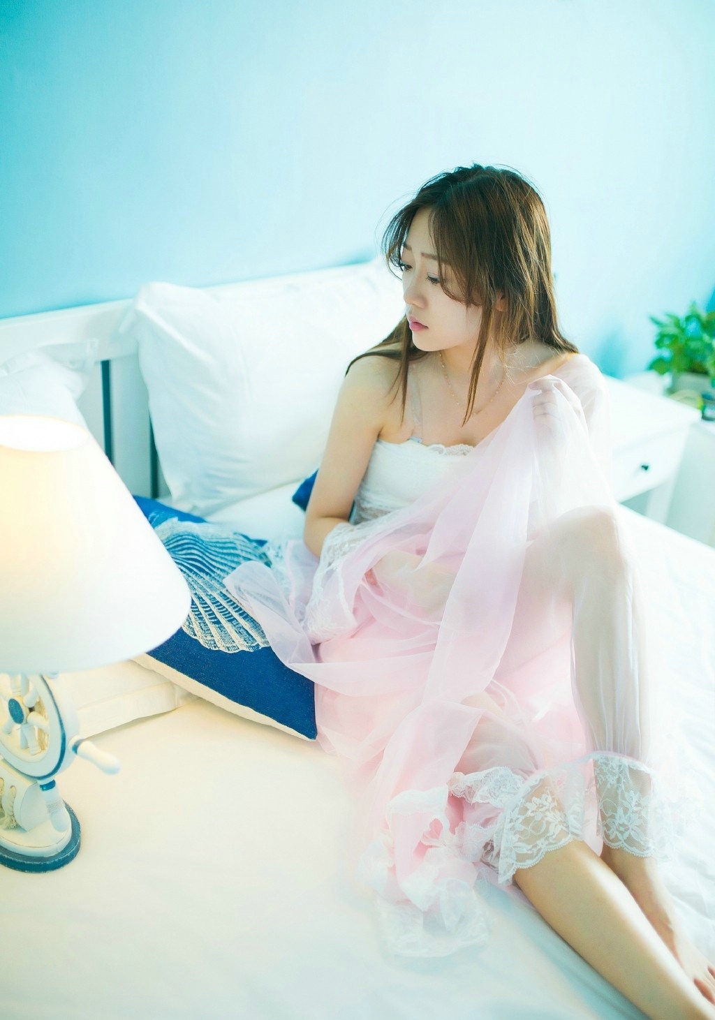 忧郁气质少女浅蓝心情私房写真
