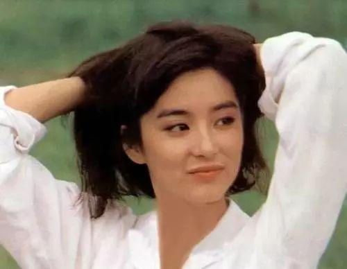 年纪越大脖子越短?林青霞如今脖子粗短仙气全