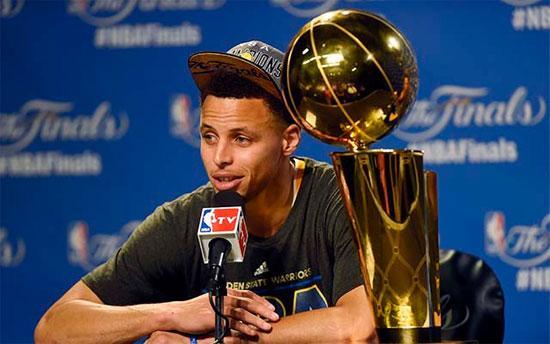 悲情库里再次无缘FMVP奖项 四年三冠没他的