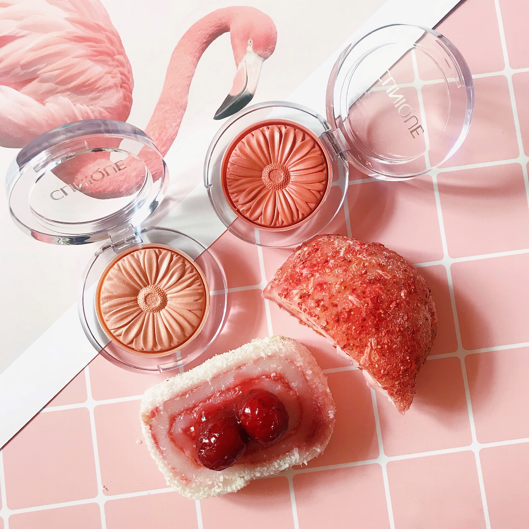 我最爱的倩碧和喜茶居然出了推出了联名腮红礼盒套装