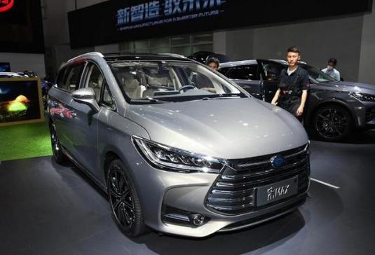 别买摩托车了这款才月销量两万台,如今新款来