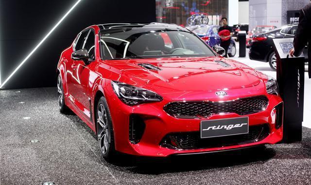 起亚旗下豪车敢于宝马3系叫板，28万起的售价，有多少人会买账