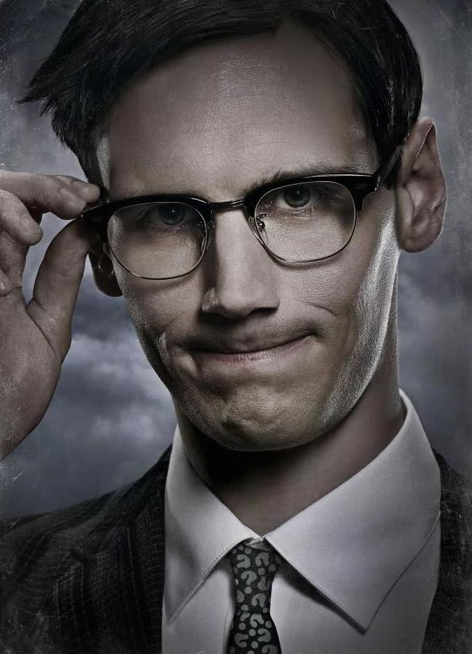 OMG!《哥谭》谜语人Cory Michael Smith正式出柜!