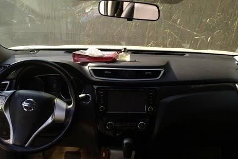 日产-奇骏，舒适噪音小，各个功能操作轻巧自如