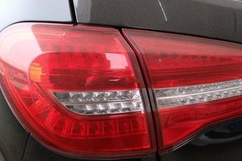 哈弗-H8，黑色靓丽的外表，高端大气上档次