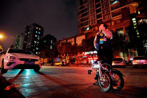 滴滴代驾司机接单途中被撞身亡,每单2.35元的