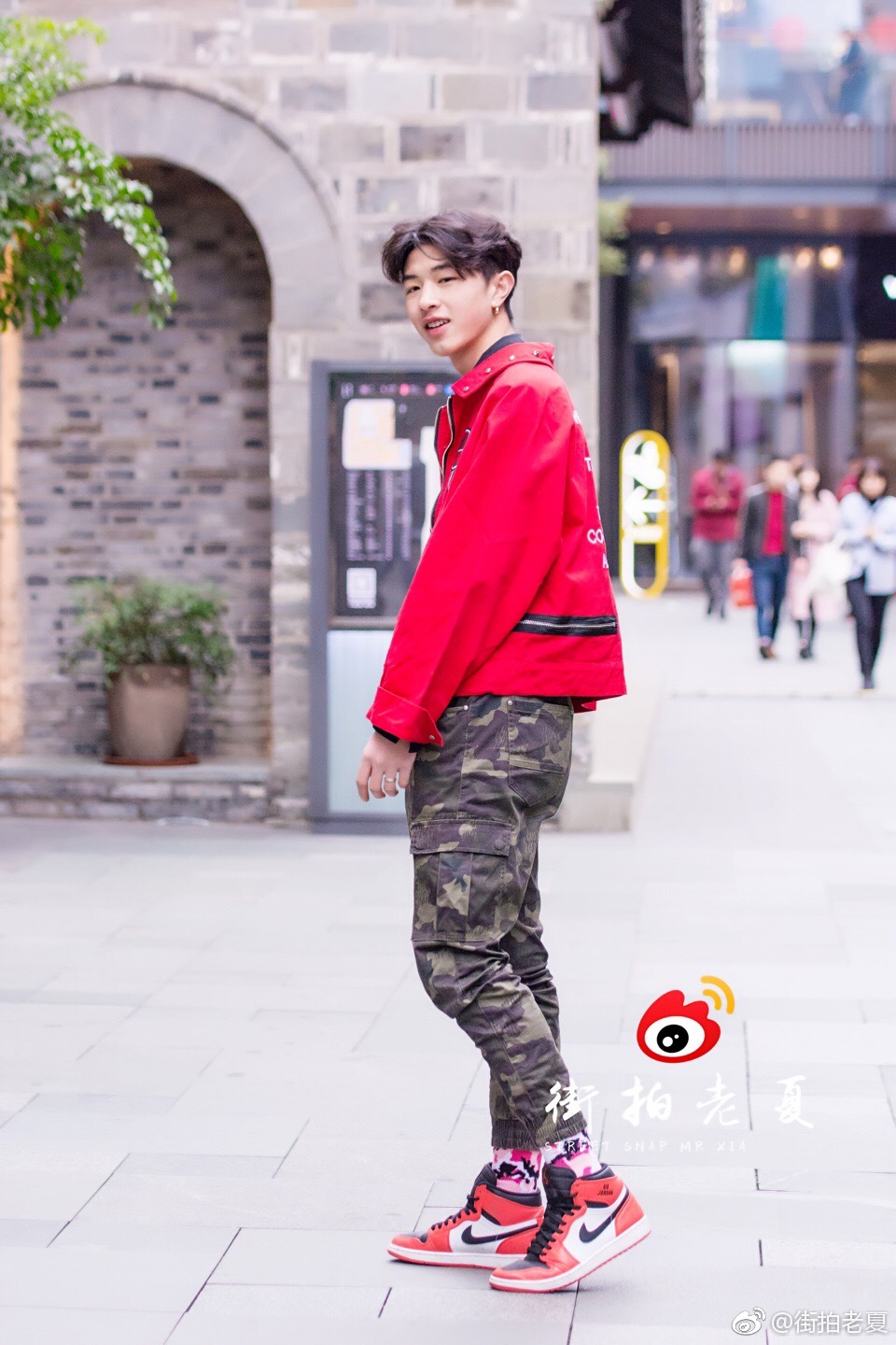 成都街拍快手的网红 东东,二哥了解一下