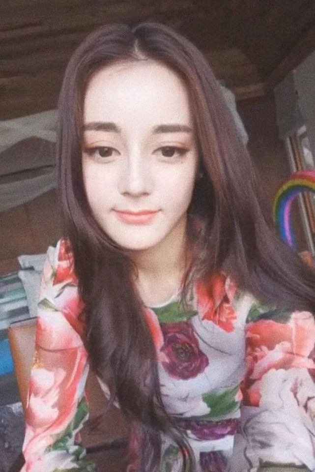 迪丽热巴开直播关掉美颜,和网红有什么区别?