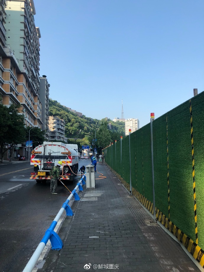 网红重庆实力宠粉!李子坝观景平台开开开开放