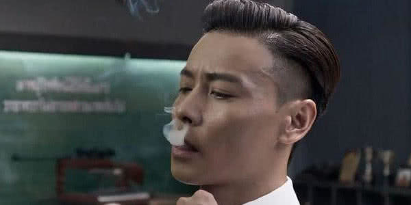 吴京抽烟霸气、李连杰抽烟帅气,可是王宝强表