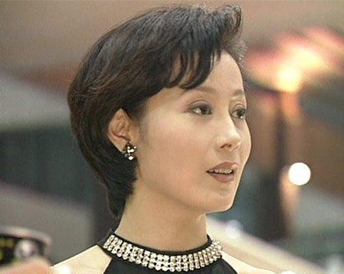 63岁邬倩倩近照曝光，结婚20年无生育被抛弃，如今大变样