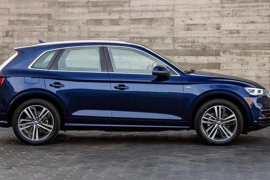 奥迪发狠了！新Q5加长轴距，内饰配置全面革新，40万买X3后悔