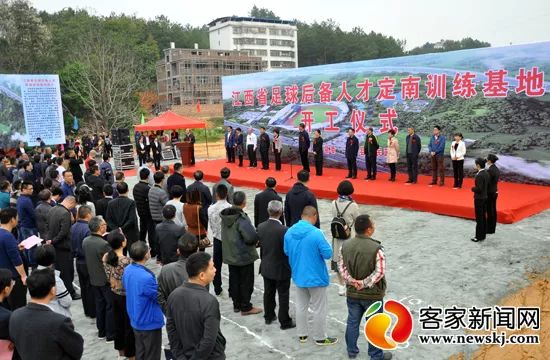 带球、转身、射门赣州出了一群足球小子!