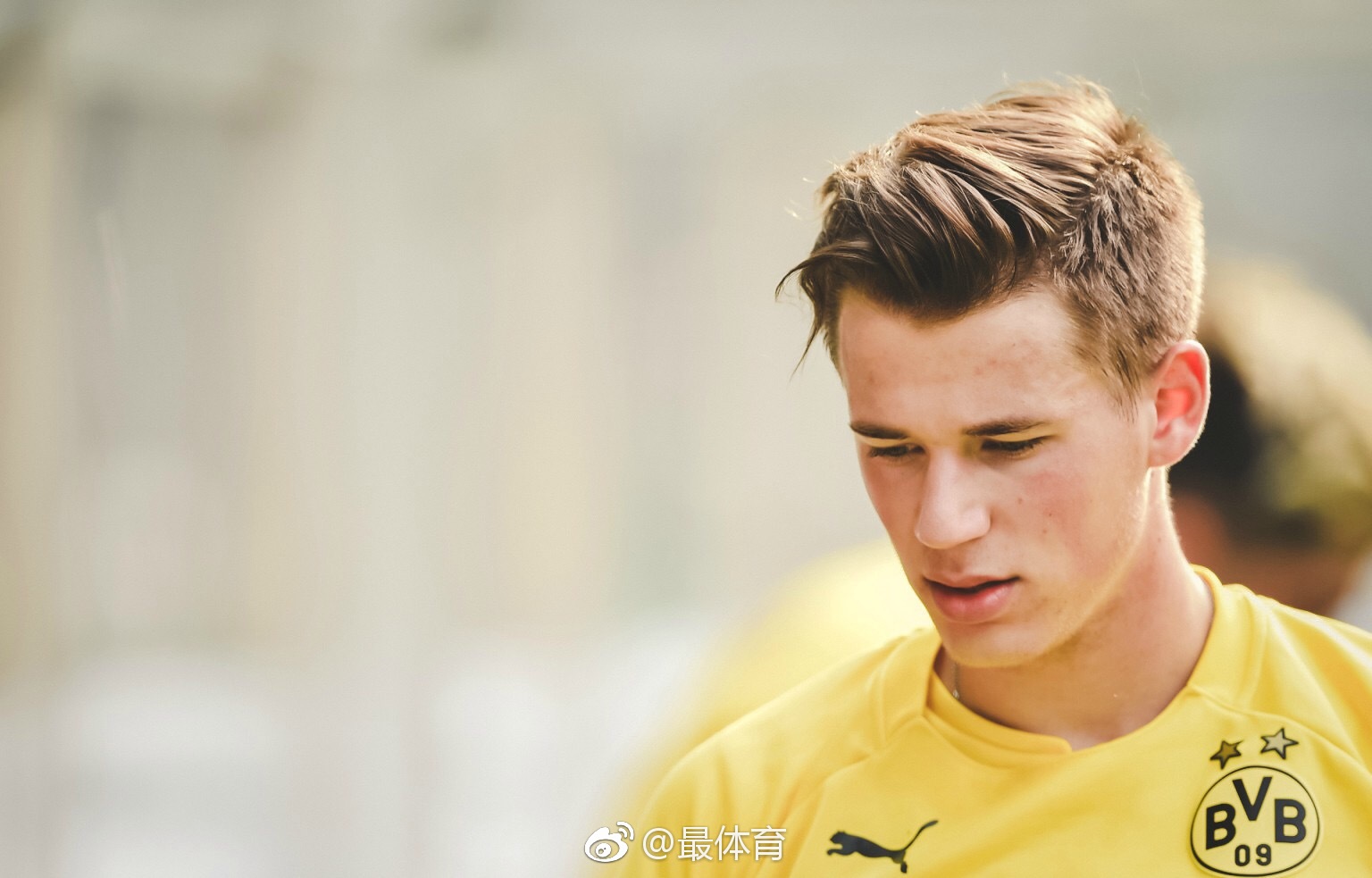 多特球员埃里克·杜尔姆转会到英超哈德斯菲尔