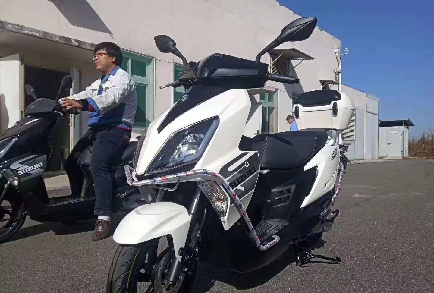 路边社曝料,铃木UU125运动版UY125定妆照,离上市不远