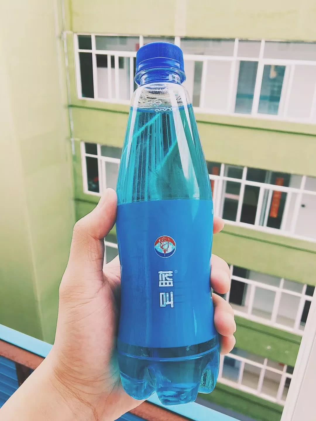 这瓶名叫蓝叫的饮料,彻底在泉州火了!