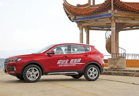 全新哈弗H4进入紧凑型SUV市场，尺寸宽敞车身厚实，实力强悍