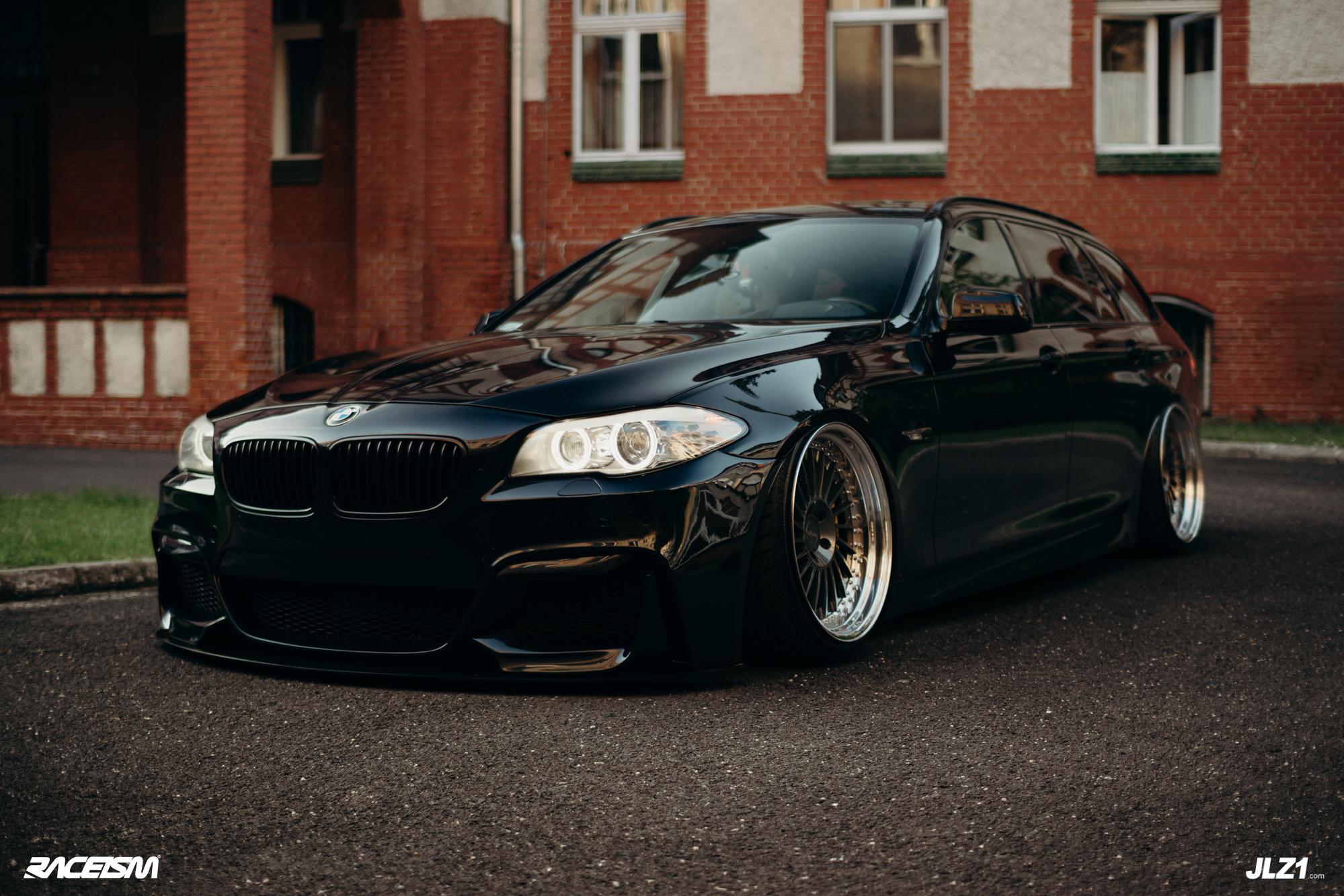 各位瓦罐情怀车迷赶紧看过来，这辆低趴的宝马5系旅行版美翻了！