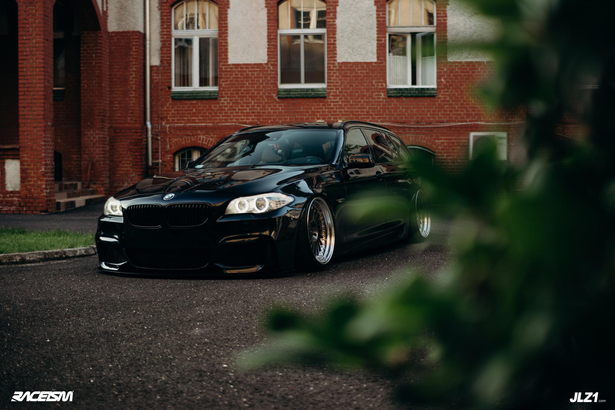 怀车迷赶紧看过来,这辆低趴的宝马5系旅行版美