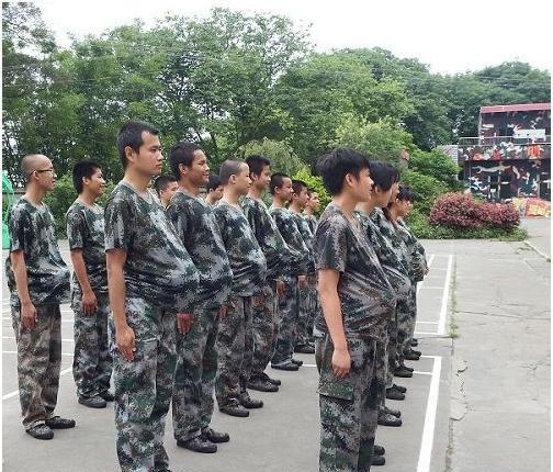 我们都怀孕了,挺着大肚子各种活动,场面太壮观