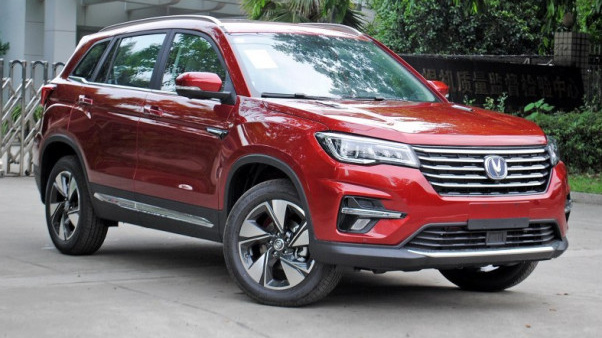 谁才是国产紧凑型SUV一哥？吉利博越PK长安CS75