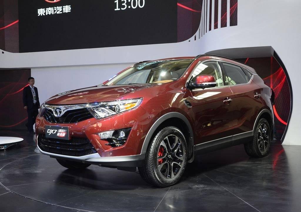 买不起奥迪奔驰你怕什么, 便宜的车子照样内外兼修