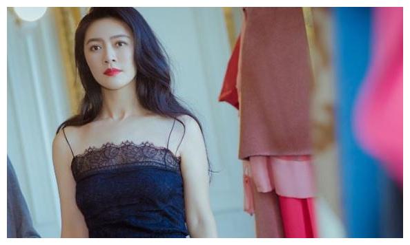 单亲妈妈田海蓉近况，十岁女儿朴素善良，越来越像亲爸