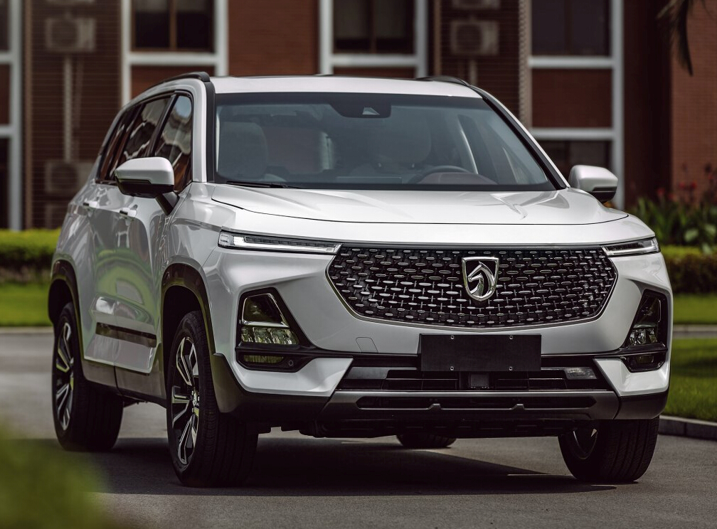 提前遇到宝骏RS5,满身灰尘素颜依旧犀利,却暴