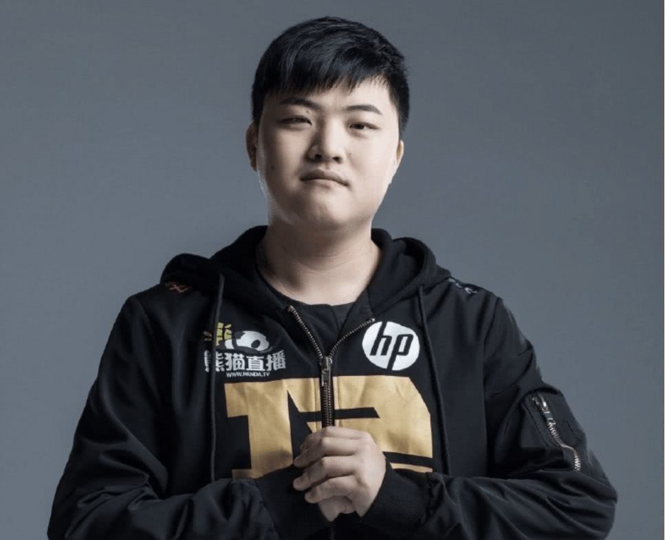 UZI走A改建曝光,曾让右手严重受伤的改建,菜鸟