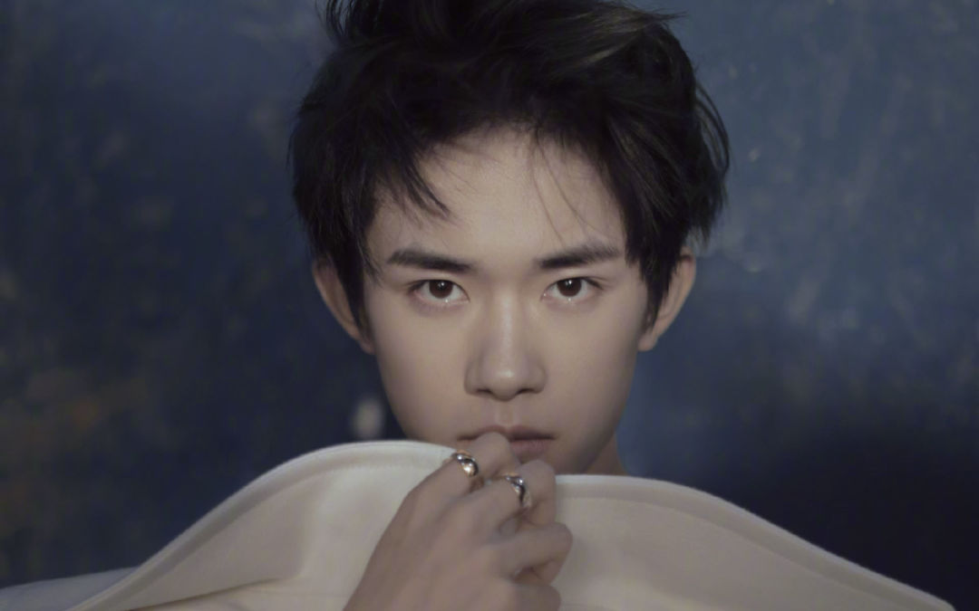 易烊千玺最后备战高考却被骚扰,惹经纪人大为