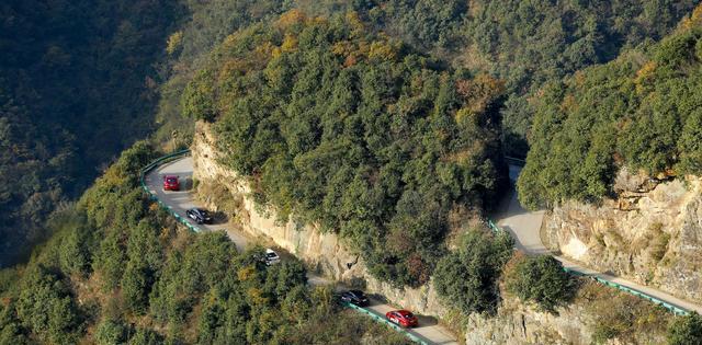 极限挑战72弯：当红“主爵”名爵6征服皖南“网红路”