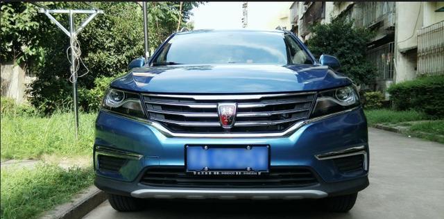 小伙提了一款荣威RX5, 表示对这款车是又爱又恨