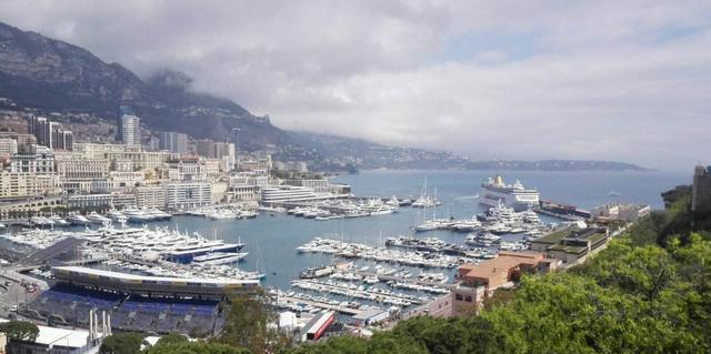 全世界人均收入最高的国家,一瓶矿泉水90元,迪