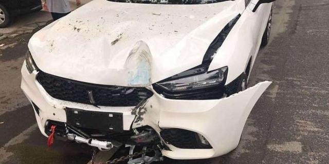 长城VV7刚出4S店就撞, 车主: 油耗高没关系, 安全才是硬道理